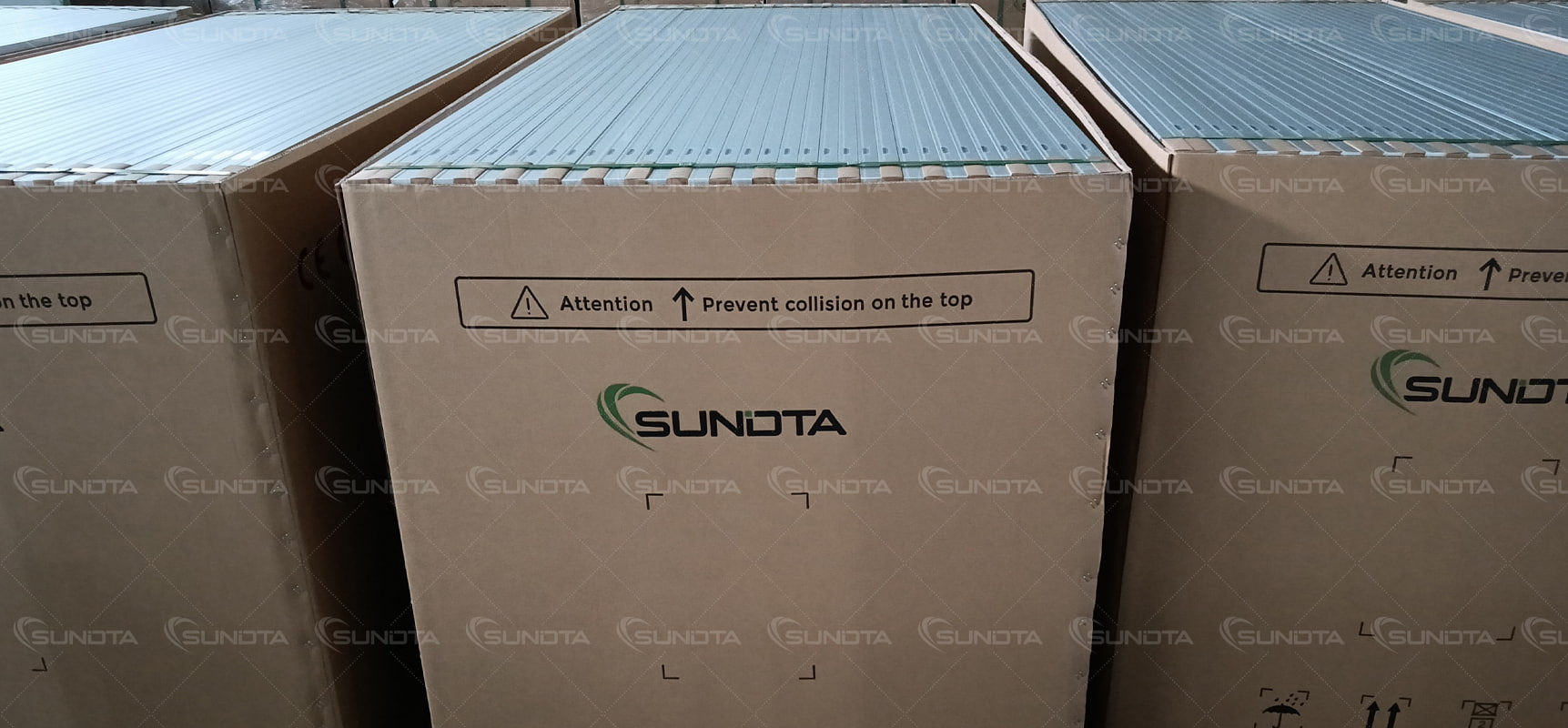 Three containers of SUNDTA 550W solar panels have been packed and will be shipped to Cambodia.