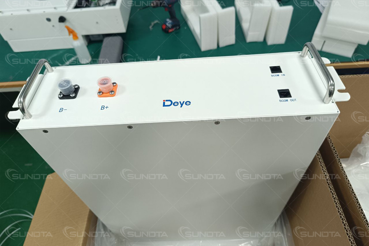 Deye high voltage lithium battery BOS-GM5.1 has completed factory testing, and a total of 20 will be shipped to Ukraine.